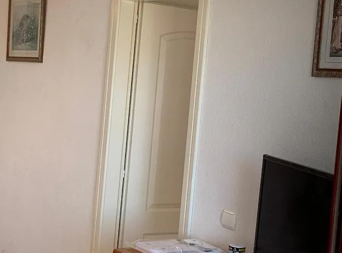 Service Lazaro Topacio 3 Apartment *